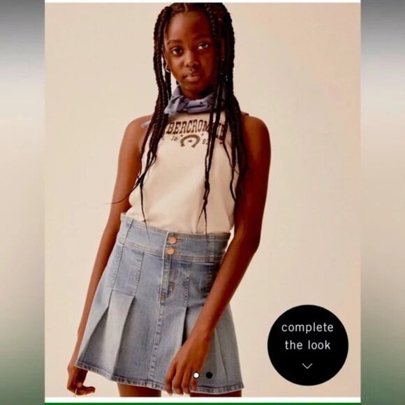 "NWT" Abercrombie Kids Denim Pleated Skirt In Girls Size 9/10 - Picture 1 of 9